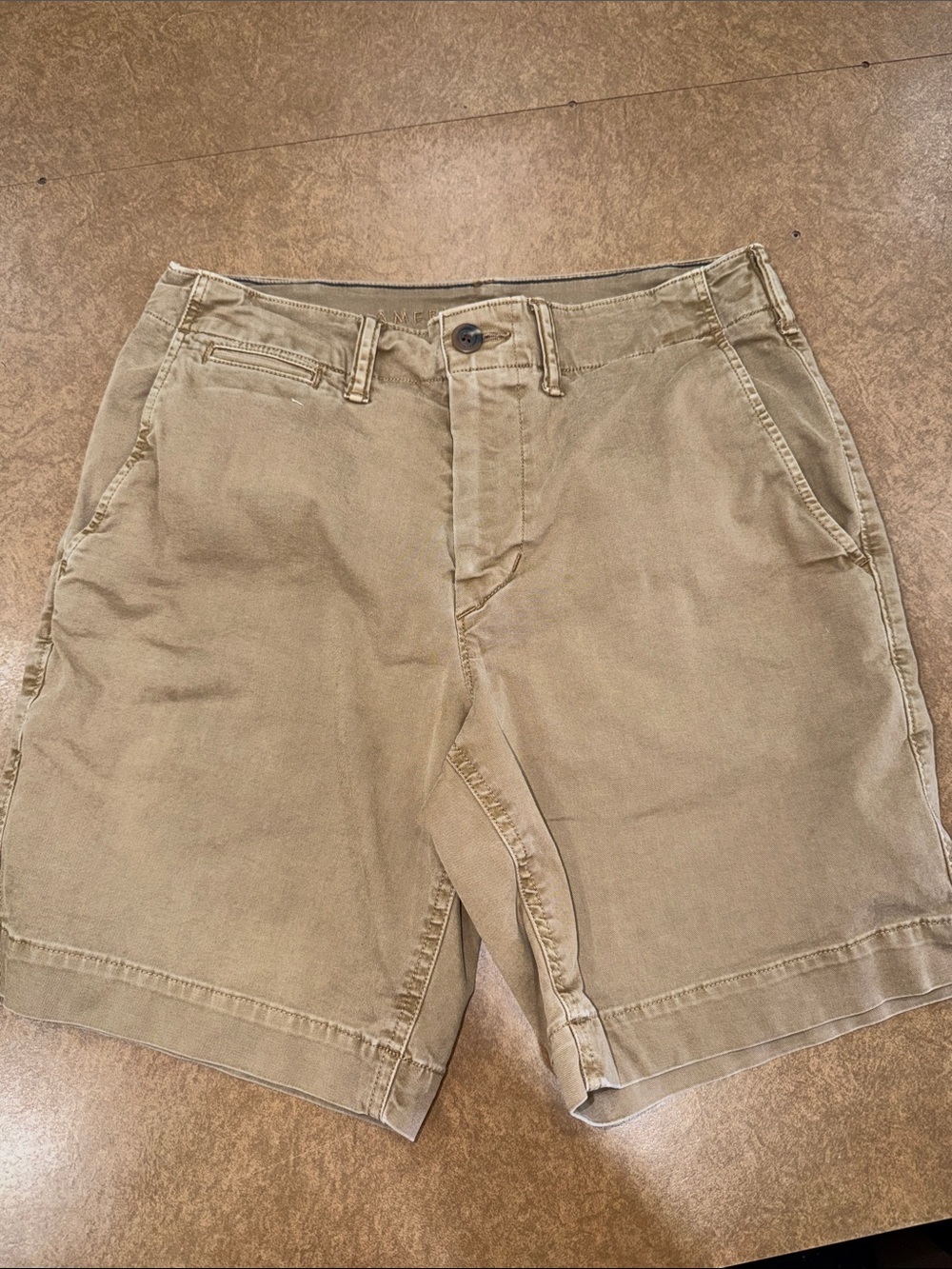 American Eagle Outfitters Next Level Flex Khaki Flat-Front Shorts Size 28 Waist